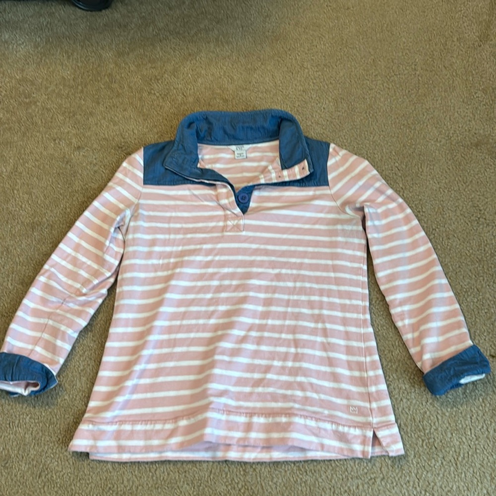 Crown and Ivy Pullover